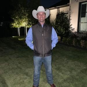 Meet your Posher, Dustin